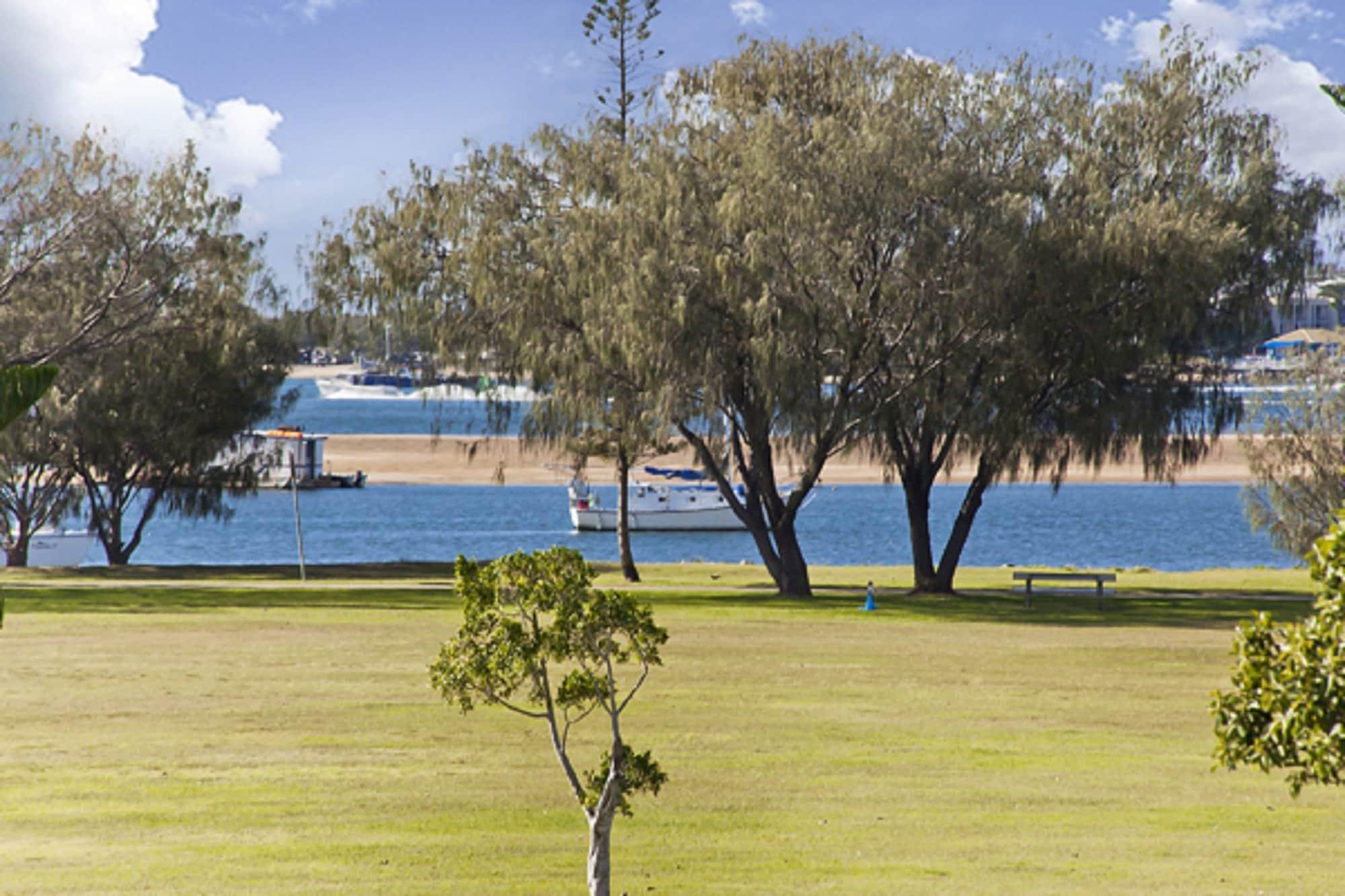 Aqualine Apartments On The Broadwater Gold Coast Exterior foto